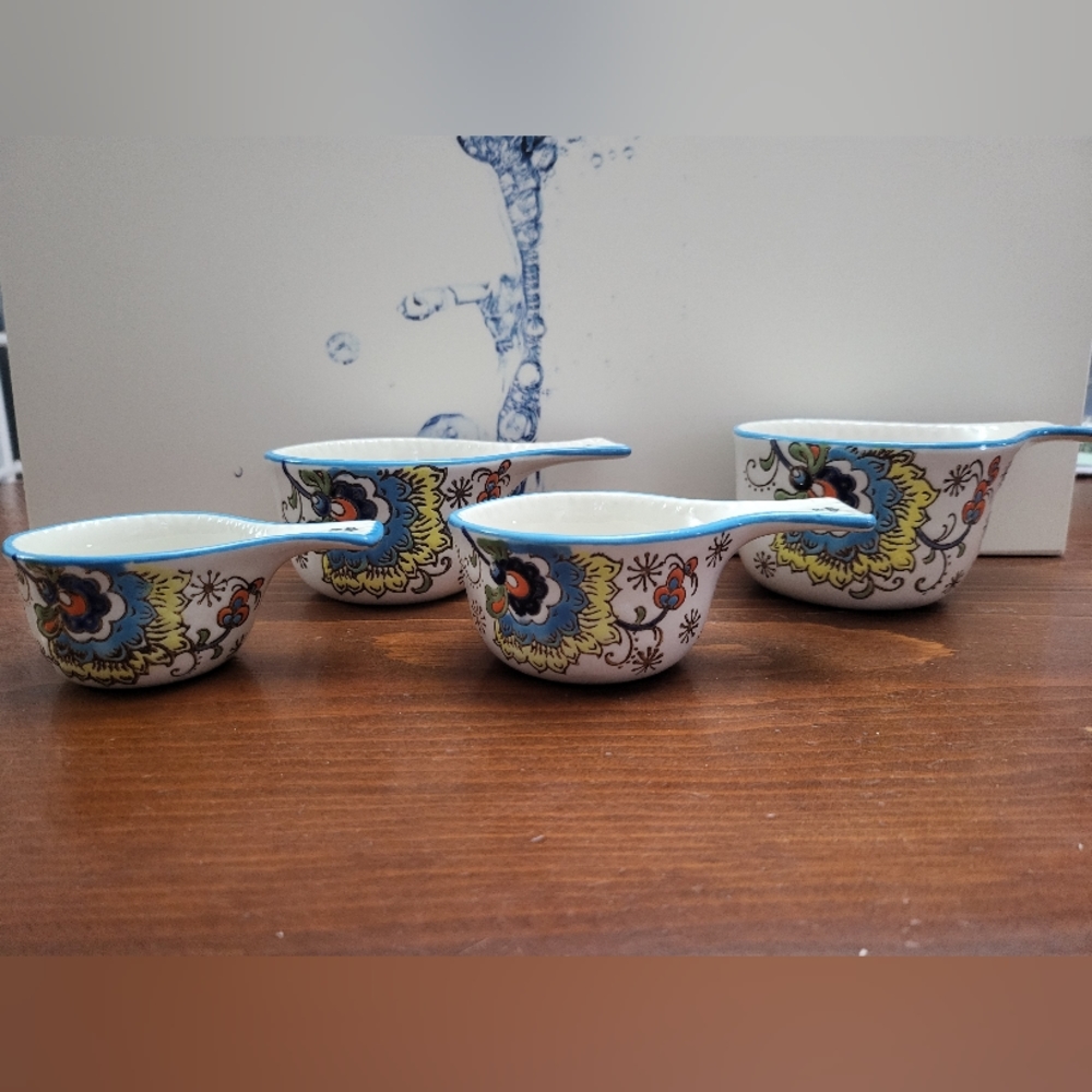 Dutch wax 4pc measuring cups